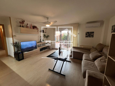 Local en Plaza Josep Sapés Esmendia    , Rubí Barcelona