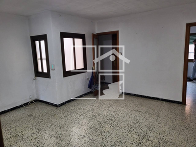 Local en Calle Montserrat   23 1º, Badalona Barcelona